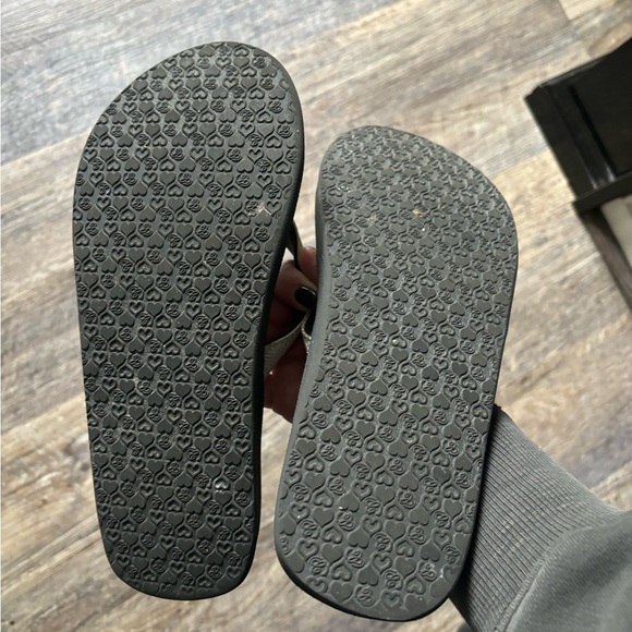 Cobian silver sparkle flip flops. Size 8 women - Picture 2 of 3